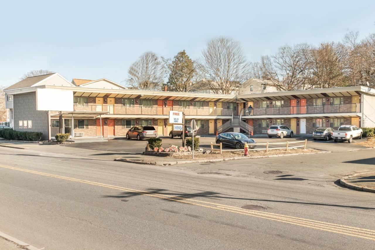 Oyo Hotel Malden Ma Broadway Exterior foto